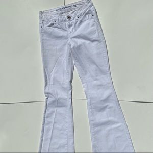 Guess Low-Rise Flare jeans🍒